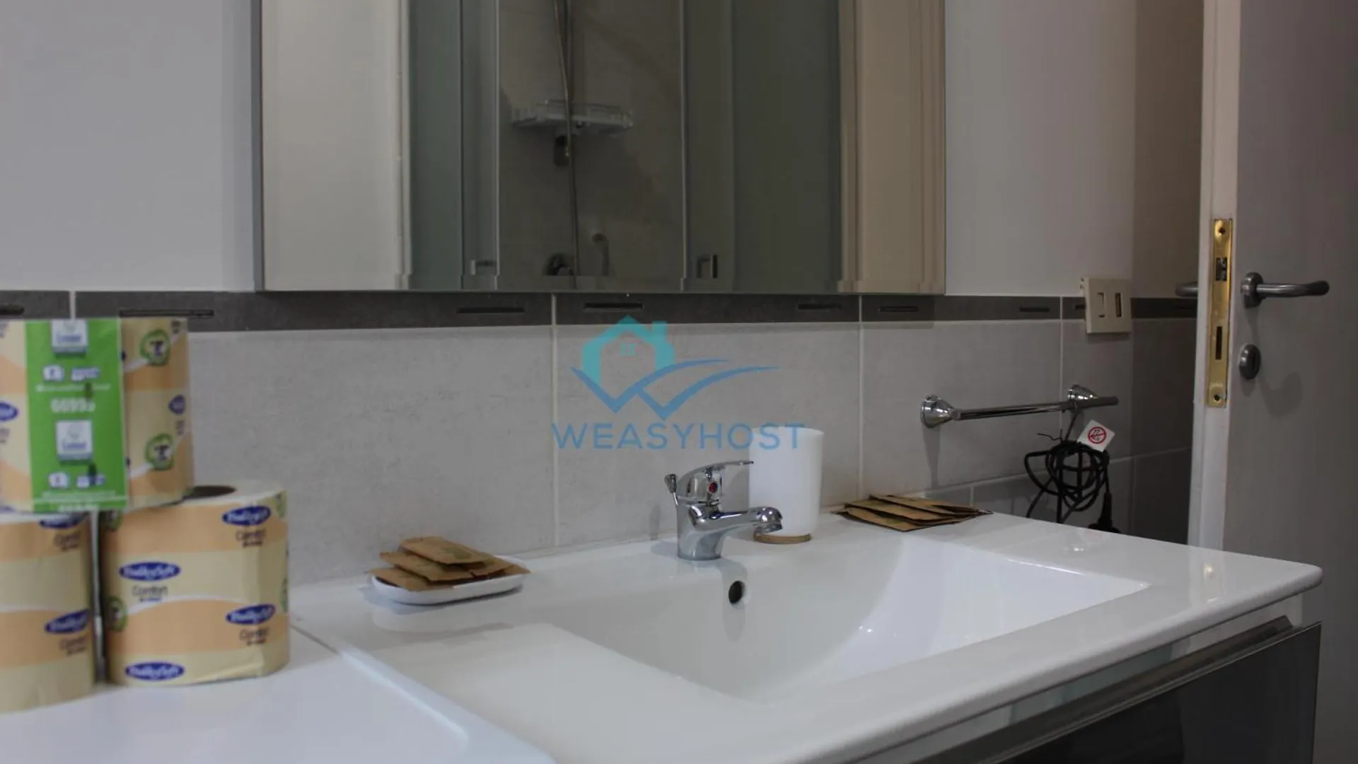Apartment Cozy Haven Near Caracalla Baths Your Home In San Giovanni Rome